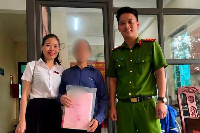 Người phụ nữ suýt mất 100 triệu vì tin đối tượng qua không gian mạng.