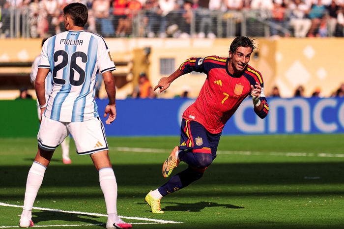 Ferran Torres ghi bàn sau khi Argentina tổn thất nặng vì “lời nguyền”. Ảnh: SeFutbol