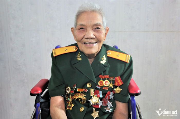 Anh hùng Hồ Kan Lịch ở tuổi 83