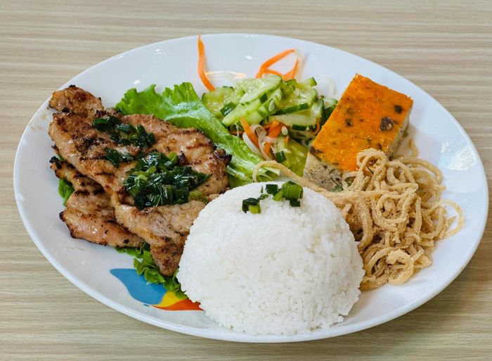 Cơm không 'xấu' như nhiều người nghĩ. Ảnh: Ban Mai