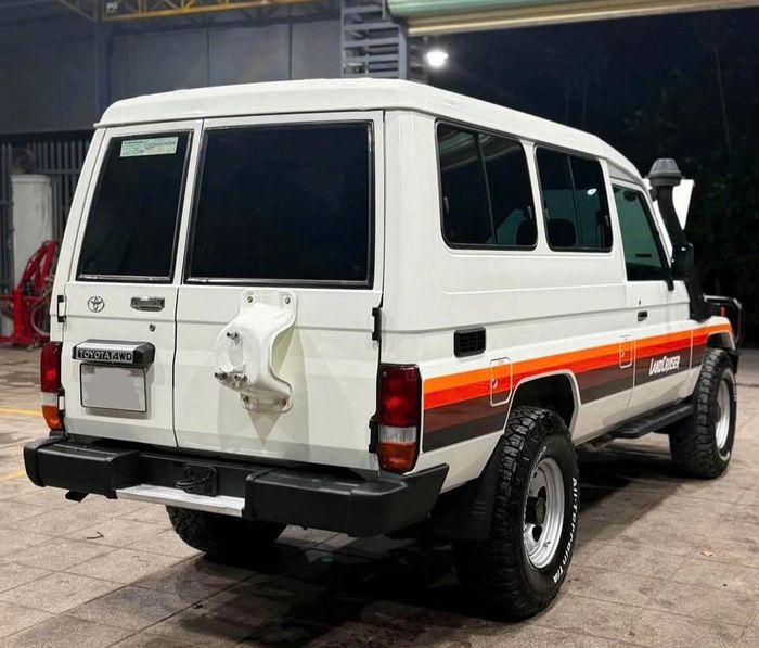 Chiếc Troopy được xử lý gần như toàn diện từ hệ thống gầm đến khoang động cơ. 