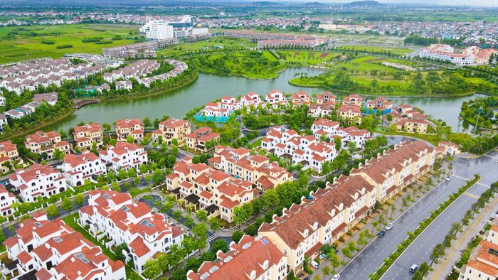 Rủi ro khi bán nhà sang tên trước nhận tiền sau. Ảnh: Thạch Thảo