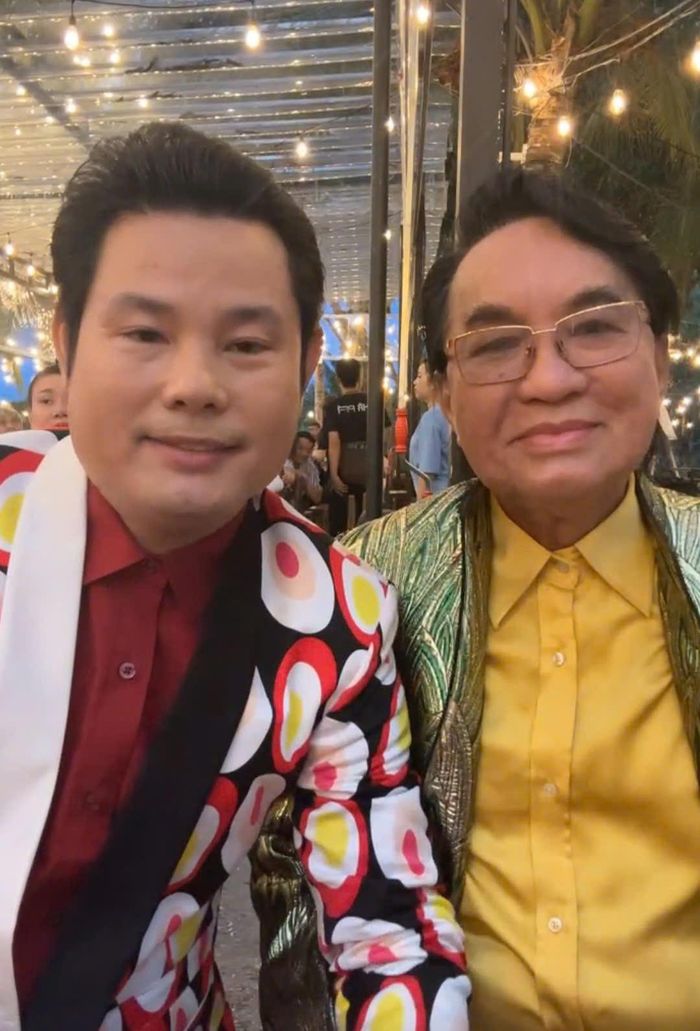 Nghệ sĩ Bùi Trung Đẳng bên NSND Thanh Tuấn tại một sự kiện hồi đầu tháng 7. Ảnh: FBNV
