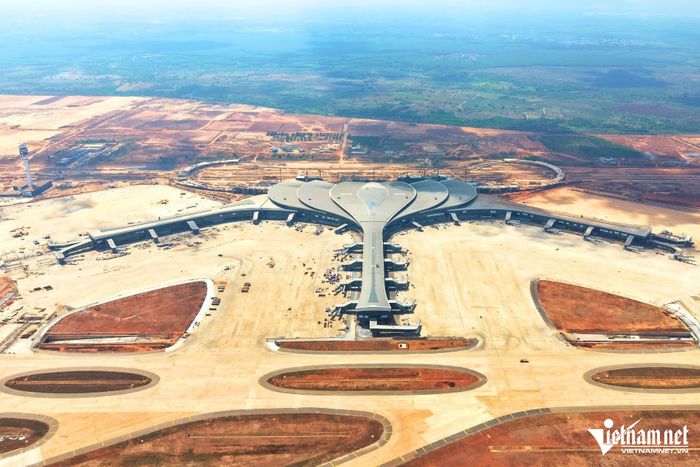 Sân bay Long Thành dự kiến khai thác thương mại vào cuối năm 2026. Ảnh: Nguyễn Huế