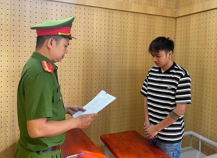 Khởi tố đối tượng Trần Đình Hoàng.