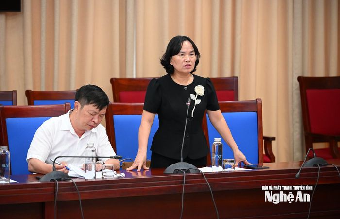 Đồng chí Võ Thị Nhung - Phó Giám đốc Sở Nông nghiệp và Môi trường phát biểu tại cuộc họp. Ảnh: Thành Cường
