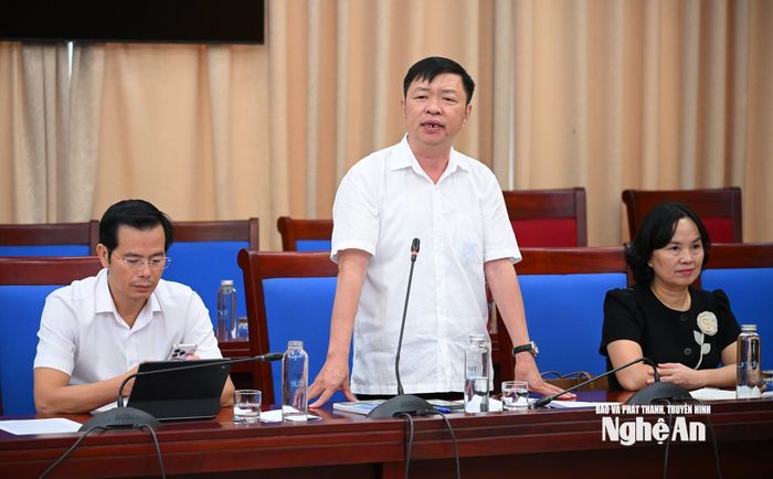 Đồng chí Hồ Việt Dũng - Phó Giám đốc Sở Tài chính phát biểu tại cuộc họp. Ảnh: Thành Cường