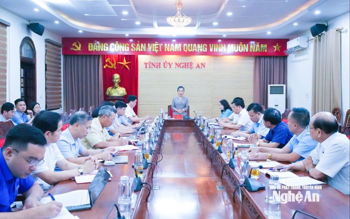 Quang cảnh cuộc làm việc. Ảnh: Mai Hoa