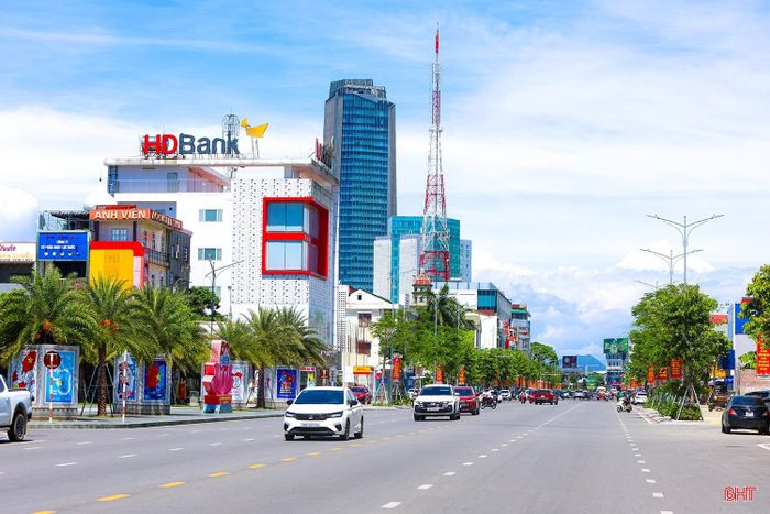 Tuyến đường Phan Đình Phùng mở ra không gian đô thị thông thoáng, hiện đại giữa lòng Thành Sen, góp phần nâng cao chất lượng sống của người dân và từng bước xây dựng đô thị văn minh.