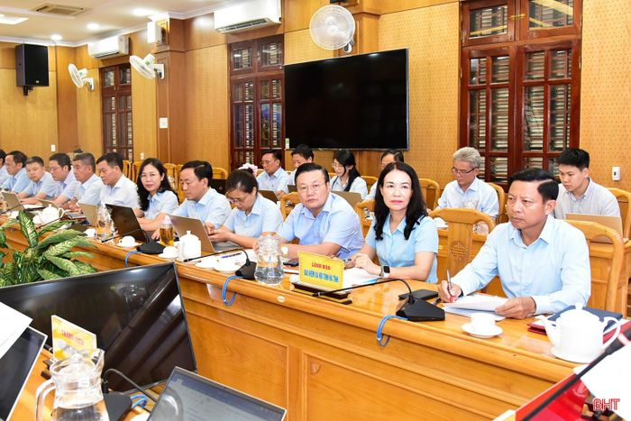 Đại biểu dự buổi làm việc.