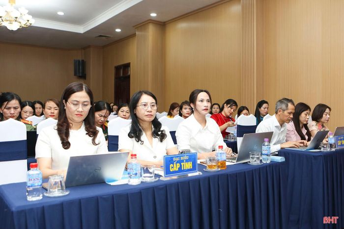Các đại biểu tham dự hội nghị.