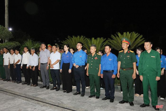 Các đại biểu tham dự chương trình.