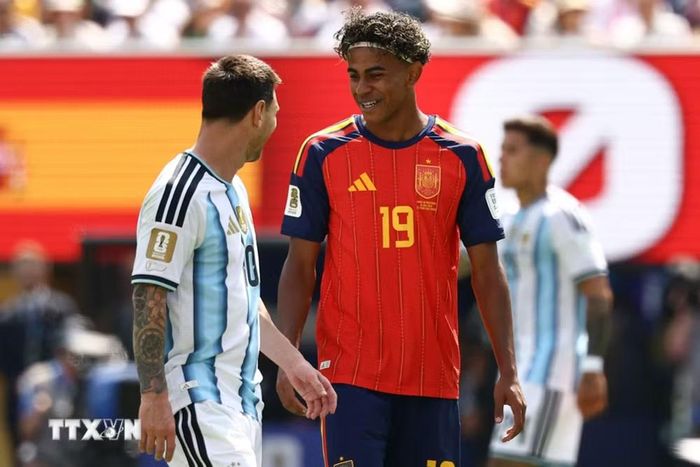 Messi và Yamal có dịp đối đầu ở trận cầu quan trọng nhất thế giới. (Ảnh: AFP/TTXVN)