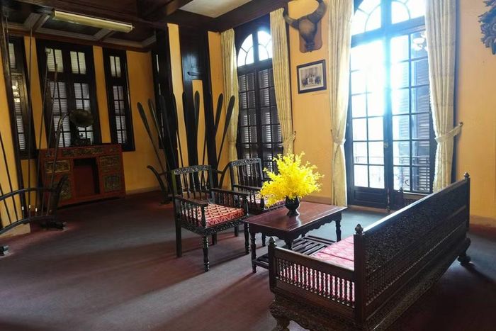 Phòng tiếp khách mang phong cách hoàng gia tại tầng 1 của Cung Nam phương Hoàng Hậu. (Ảnh: Nguyễn Dũng/TTXVN)