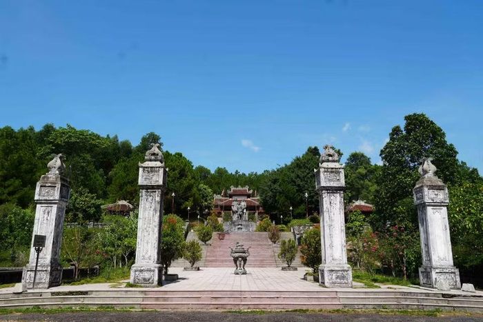 Đền thờ thuộc di tích Chín Hầm, thành phố Huế. (Ảnh: Nguyên Lý/TTXVN)