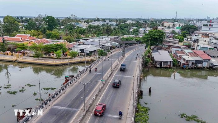 Dự án nâng cấp, mở rộng Quốc lộ 91 đoạn từ Km0-Km7, vốn đầu tư hơn 7.237 tỷ đồng. (Ảnh: Thanh Liêm/TTXVN)
