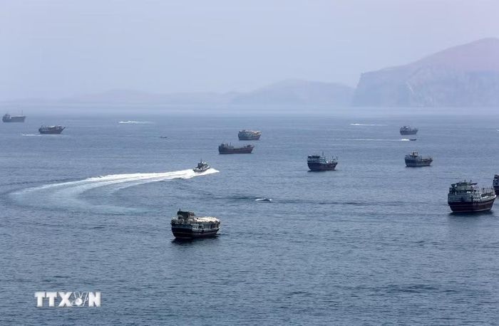 Quang cảnh eo biển Hormuz ngày 20/6/2026. (Ảnh: THX/TTXVN phát)