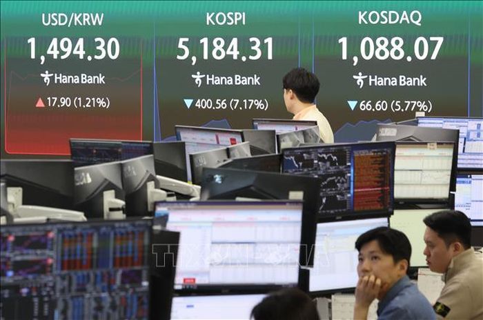 Bảng chỉ số chứng khoán tại Seoul, Hàn Quốc. Ảnh tư liệu: Yonhap/TTXVN