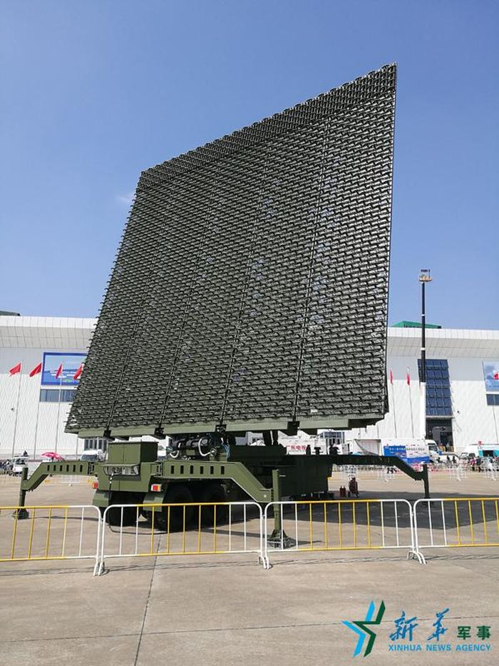 Hệ thống radar mảng pha cảnh báo sớm chống tàng hình di động YLC-8B. Ảnh: Tân Hoa Xã