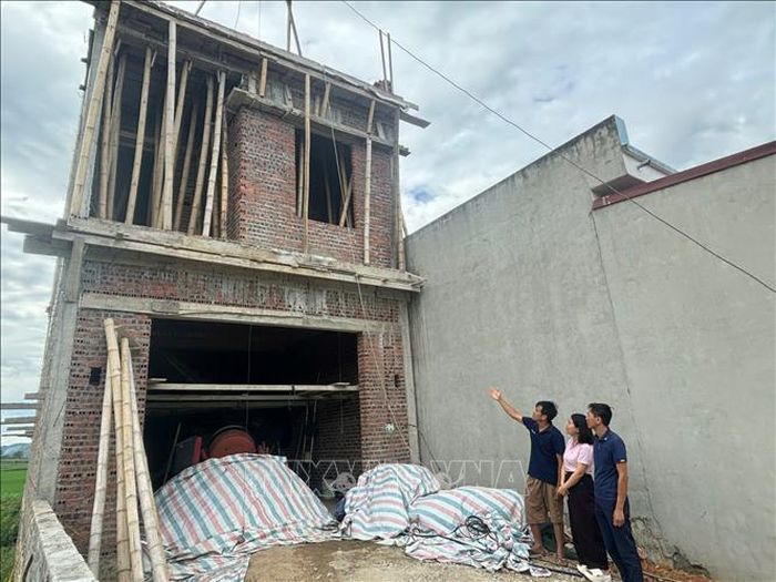 Thời hạn vay lên đến 25 năm cùng lãi suất ưu đãi, giúp gia đình anh Cương giảm áp lực tài chính, có điều kiện hoàn thiện ngôi nhà mới.