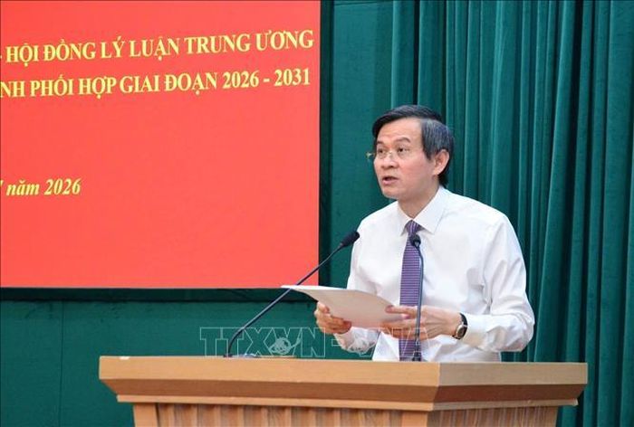 PGS. TS Đoàn Minh Huấn, Giám đốc Học viện Chính trị quốc gia Hồ Chí Minh phát biểu. Ảnh: Văn Điệp/TTXVN