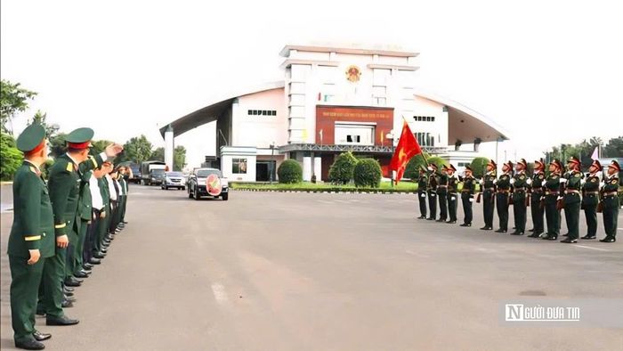 Mỗi chuyến xe trở về mang theo những người con của Tổ quốc sau nhiều thập niên nằm lại trên đất bạn Campuchia, khép lại hành trình tìm kiếm đầy gian nan của những người lính Đội K72 trên đất bạn Campuchia.