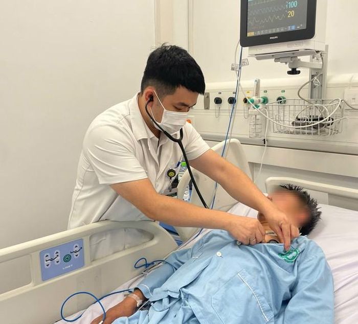 Bệnh viện Bạch Mai cơ sở Ninh Bình đã tiếp nhận cấp cứu 8 bệnh nhân nam bị ngộ độc khí sunphua hydro (H2S) (Ảnh: BVCC).