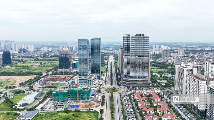 Dự án cải tạo tuyến kênh Thụy Phương (Thành phố Hà Nội) xử lý khẩn cấp bổ cập nước sông Tô Lịch và tăng cường giải quyết úng ngập cục bộ khu vực Resco, Ecohome, Đoàn ngoại giao, Tây Hồ Tây, Ciputra và lân cận có quy mô với tổng chiều dài 7,6km. Trong ảnh là đoạn đường Hoàng Minh Thảo nhìn từ trên cao.