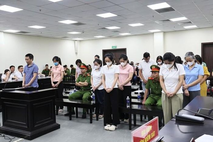 Các bị cáo tại phiên tòa (Ảnh: Hồng Nguyên).