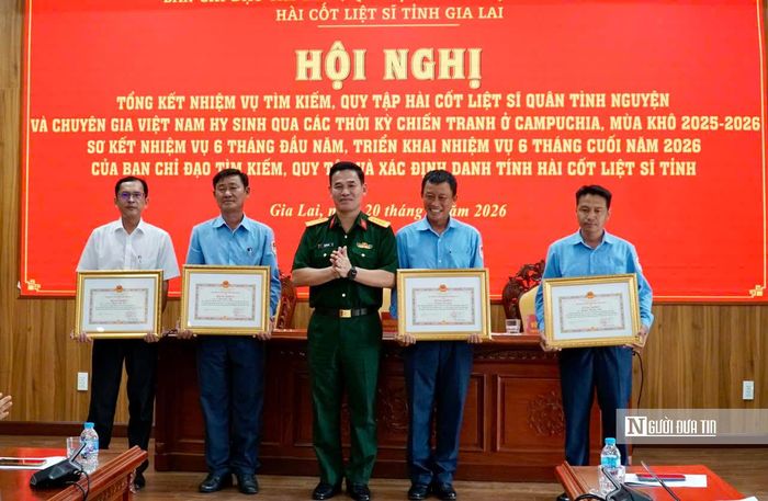 Tại hội nghị, Ban chỉ đạo 515 tỉnh Gia Lai khen thưởng các tập thể, các nhân thực hiện nhiệm vụ tìm kiếm, quy tập hài cốt liệt sĩ quân tình nguyện và chuyên gia Việt Nam hy sinh tại Campuchia qua các thời kỳ chiến tranh.