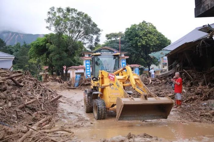 Đội cứu hộ 0 đồng của anh Điệp có mặt tại Mường Than, Lai Châu để hỗ trợ người dân. Ảnh: L.Đ.
