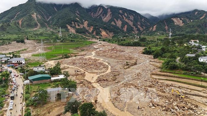 Bản Chít, xã Mường Than, tỉnh Lai Châu tan hoang sau cơn lũ dữ. Ảnh: Quý Trung - TTXVN