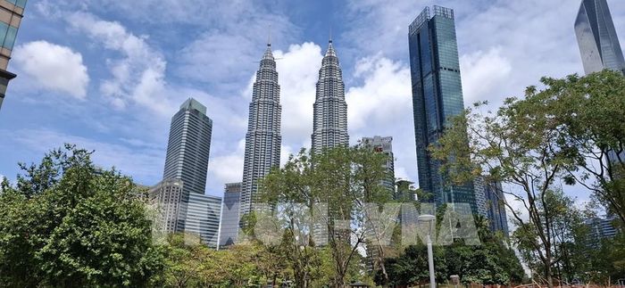 Tháp đôi Petronas ở Kuala Lumpur (Malaysia). Ảnh: Bùi Hoàn - PV TTXVN
