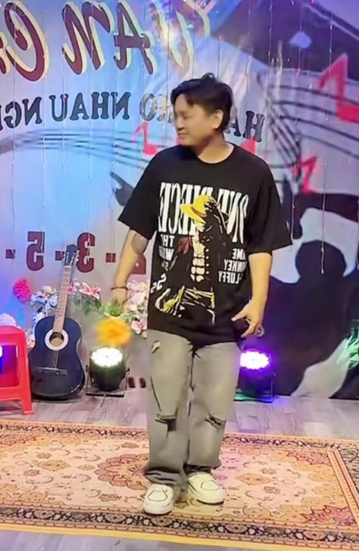 Nam ca sĩ xuất hiện với hình ảnh giản dị đến bất ngờ.
