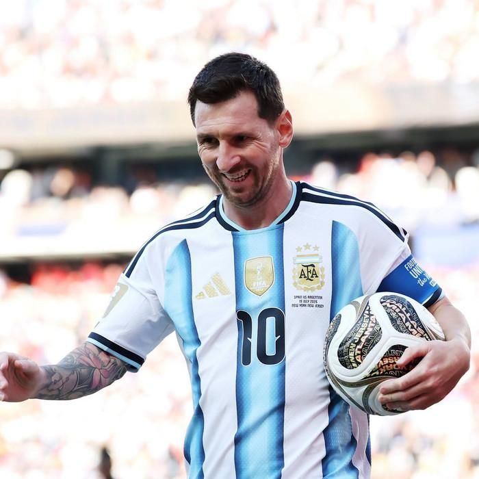 Việc FIFA trao danh hiệu Quả bóng Vàng World Cup 2026 cho Rodri ngay sau trận chung kết giữa Tây Ban Nha và Argentina đã lập tức tạo nên làn sóng tranh luận trong giới chuyên môn và người hâm mộ. Ảnh: AFC