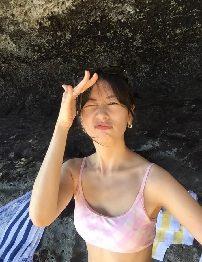 Jung So Min chia sẻ loạt ảnh ghi lại những khoảnh khắc thư giãn trong chuyến du lịch tại Bali.