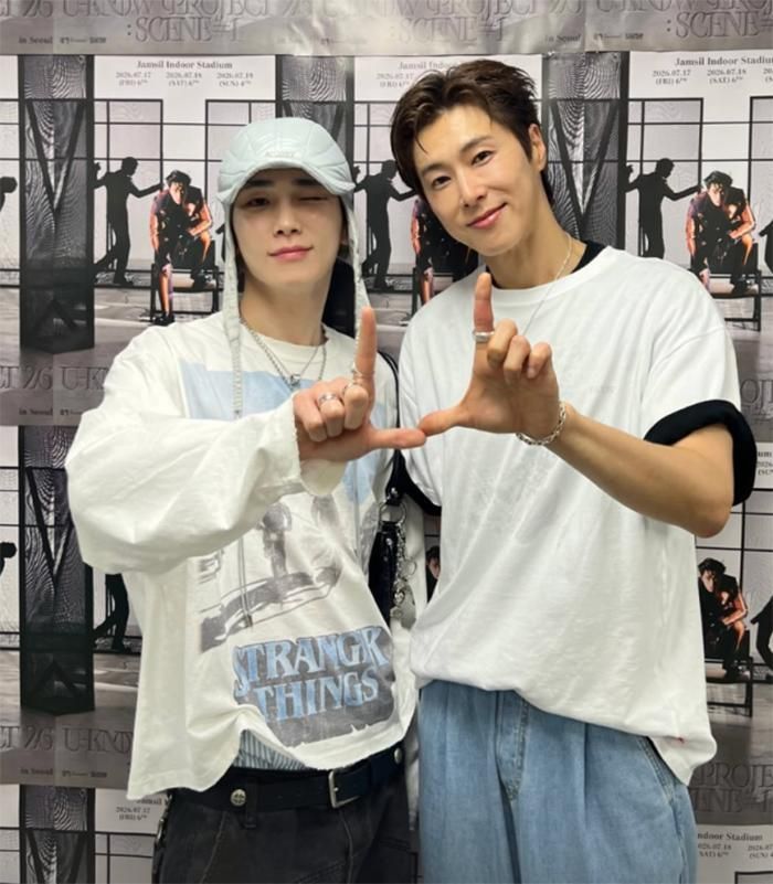 Key xuất hiện tại buổi hòa nhạc solo đầu tiên của Yunho (TVXQ).