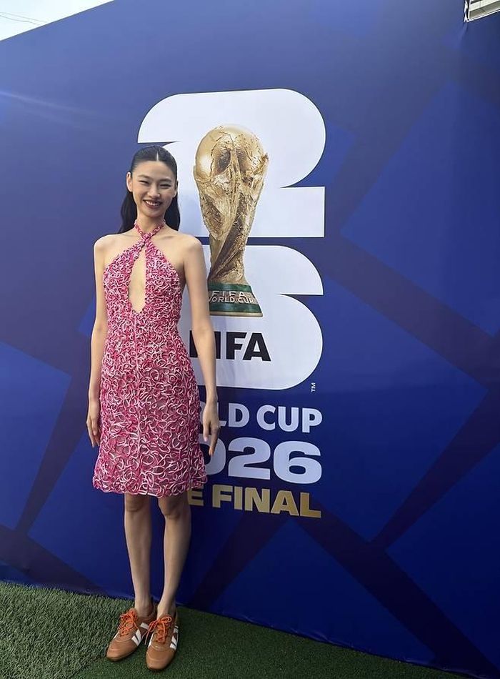 Jung Ho Yeon.