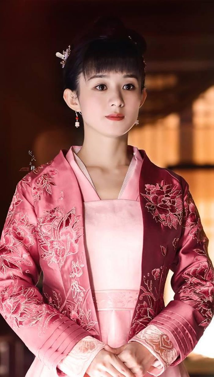 Triệu Lệ Dĩnh vai Thịnh Minh Lan trong Minh Lan Truyện. Ảnh: Weibo