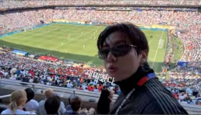 Jung Kook tận hưởng bầu không khí cuồng nhiệt tại trận chung kết World Cup 2026. (Nguồn: Instagram nhân vật)