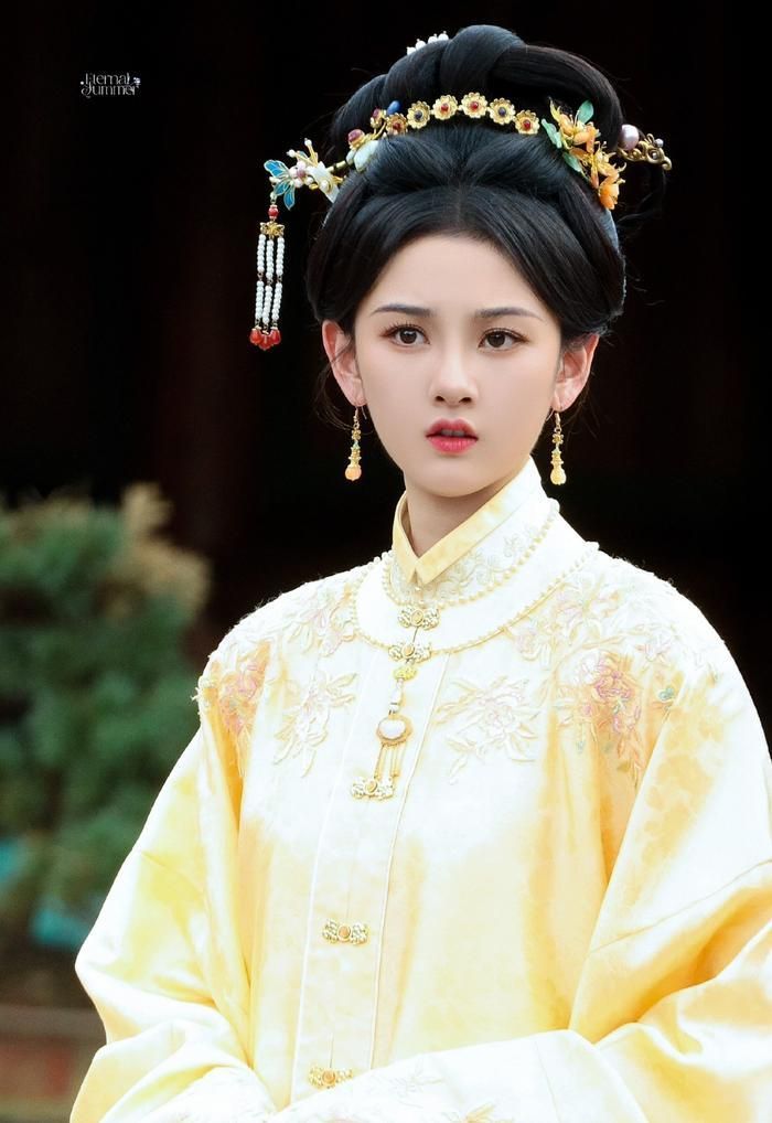 Dẫn đầu bảng xếp hạng là Tống Tổ Nhi. Đây cũng là kết quả nhận được sự đồng tình từ nhiều cư dân mạng bởi nữ diễn viên từ lâu được đánh giá cao cả về ngoại hình lẫn diễn xuất. Ảnh: NSX