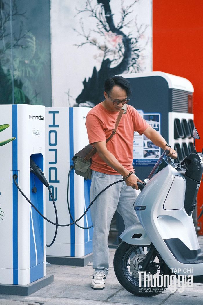 Chuẩn sạc nhanh CHAdeMo cho phép người dùng có thể sạc đầy pin Honda UC3 trong thời gian ngắn