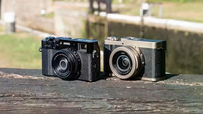 Fujifilm X100VI (trái) và Lumix L10 (phải)
