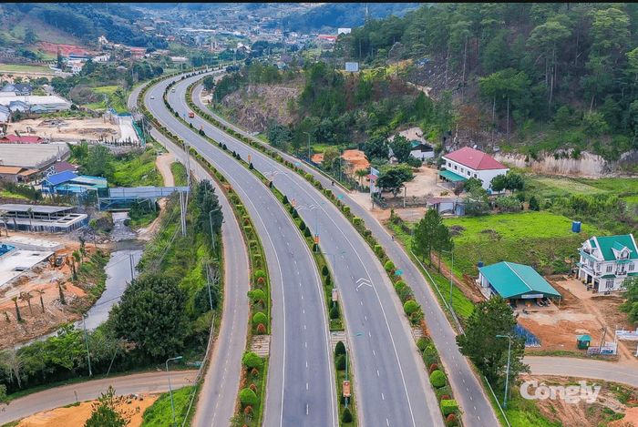 Không gian cao nguyên của Đà Lạt sẽ được kết nối thuận lợi hơn khi các tuyến cao tốc hoàn thành.