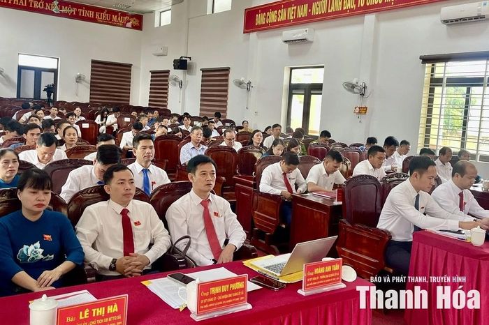Các đại biểu dự kỳ họp.