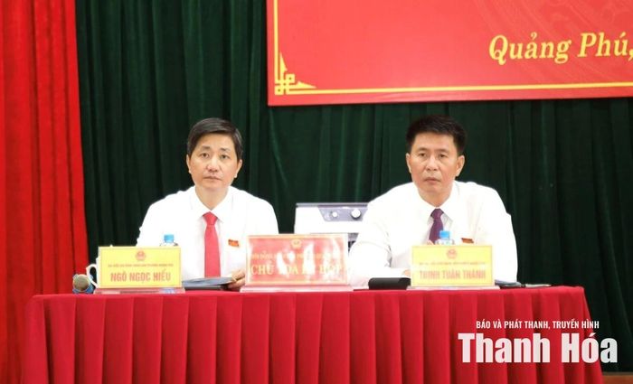 Chủ tọa kỳ họp.