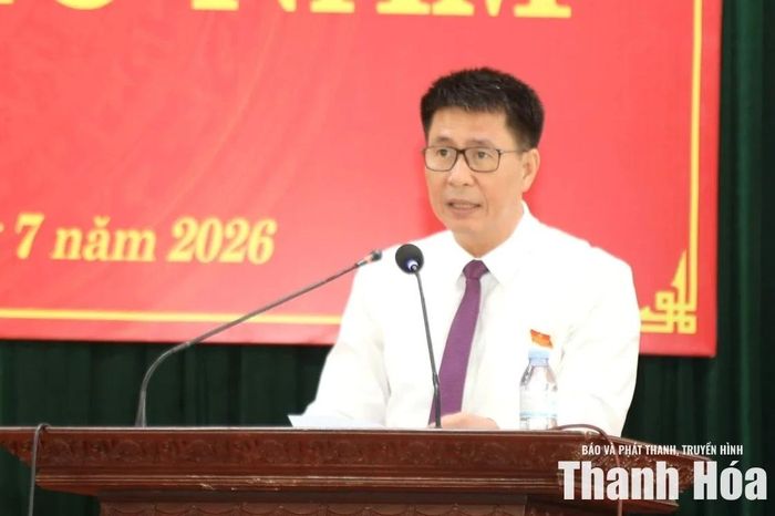 Bí thư Đảng ủy, Chủ tịch HĐND phường Quảng Phú Trịnh Tuấn Thành phát biểu khai mạc kỳ họp.