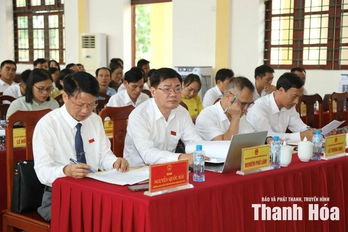 Các đại biểu dự kỳ họp.