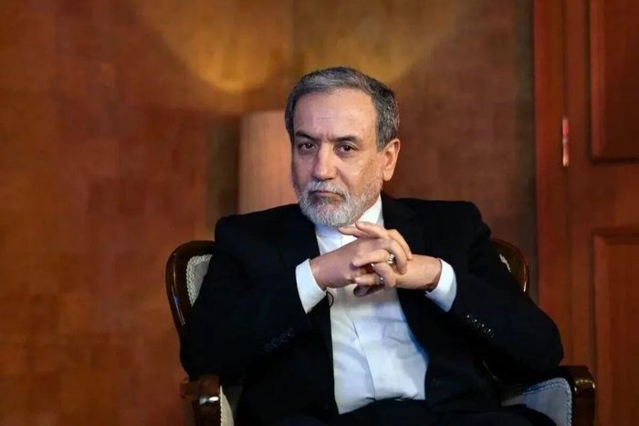 Ngoại trưởng Iran Abbas Araghchi ngày 19/7 tuyên bố Iran sẽ chấm dứt cuộc chiến với Mỹ khi nước này giành được “thế thượng phong trên chiến trường”. Ảnh: APA.