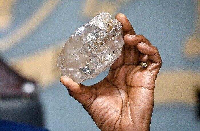 Một viên kim cương lớn được khai thác tại mỏ của Botswana. (Ảnh: Getty Images).